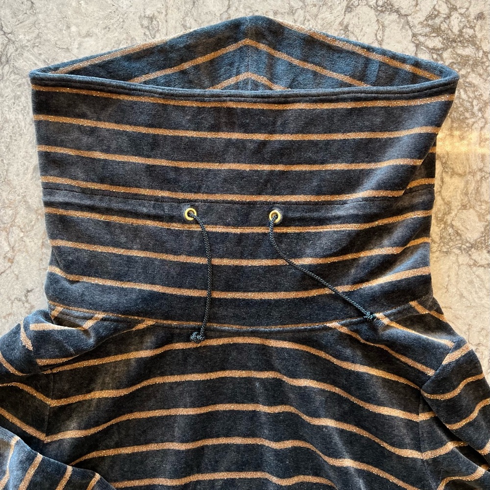Zenergy by Chico’s Velour Lurex Stripe Cowl Neck Top - Chico’s Size 1 / Medium - Picture 6 of 15